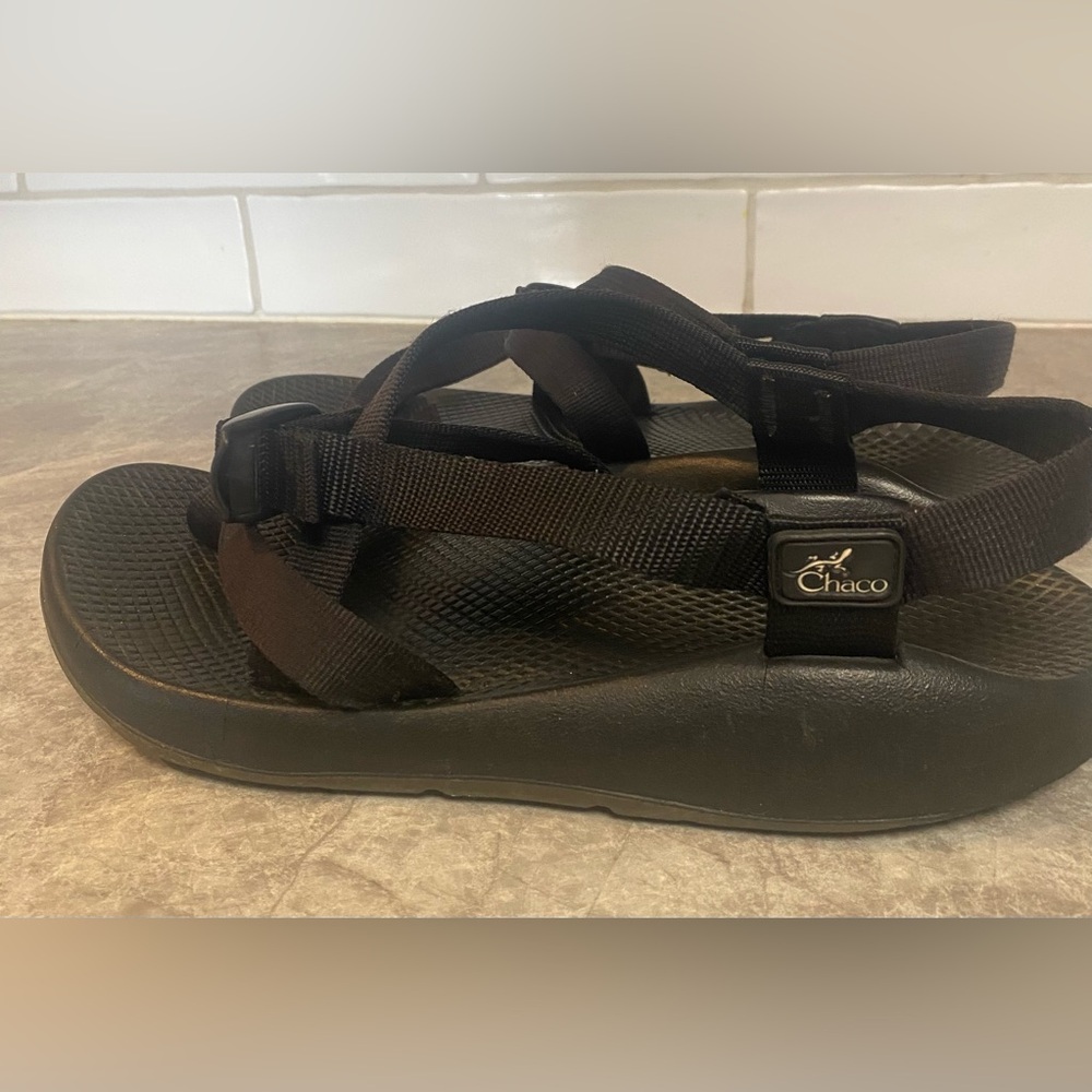 Chaco men's black Sandals with Adjustable Straps